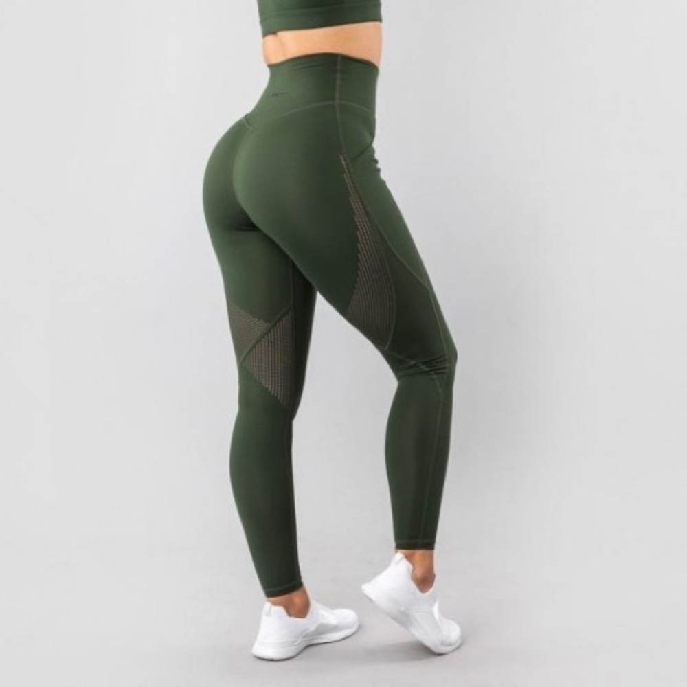 Alphalete Surface Pocket Laser-Cut Legging